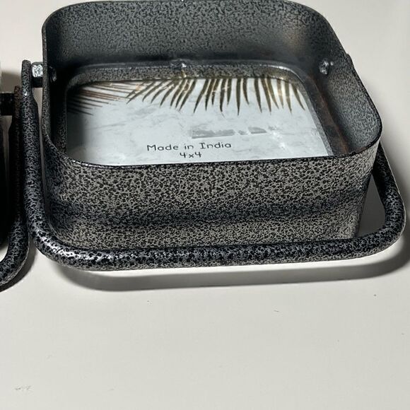 2 metal 4x4 photo frames - Picture 4 of 6